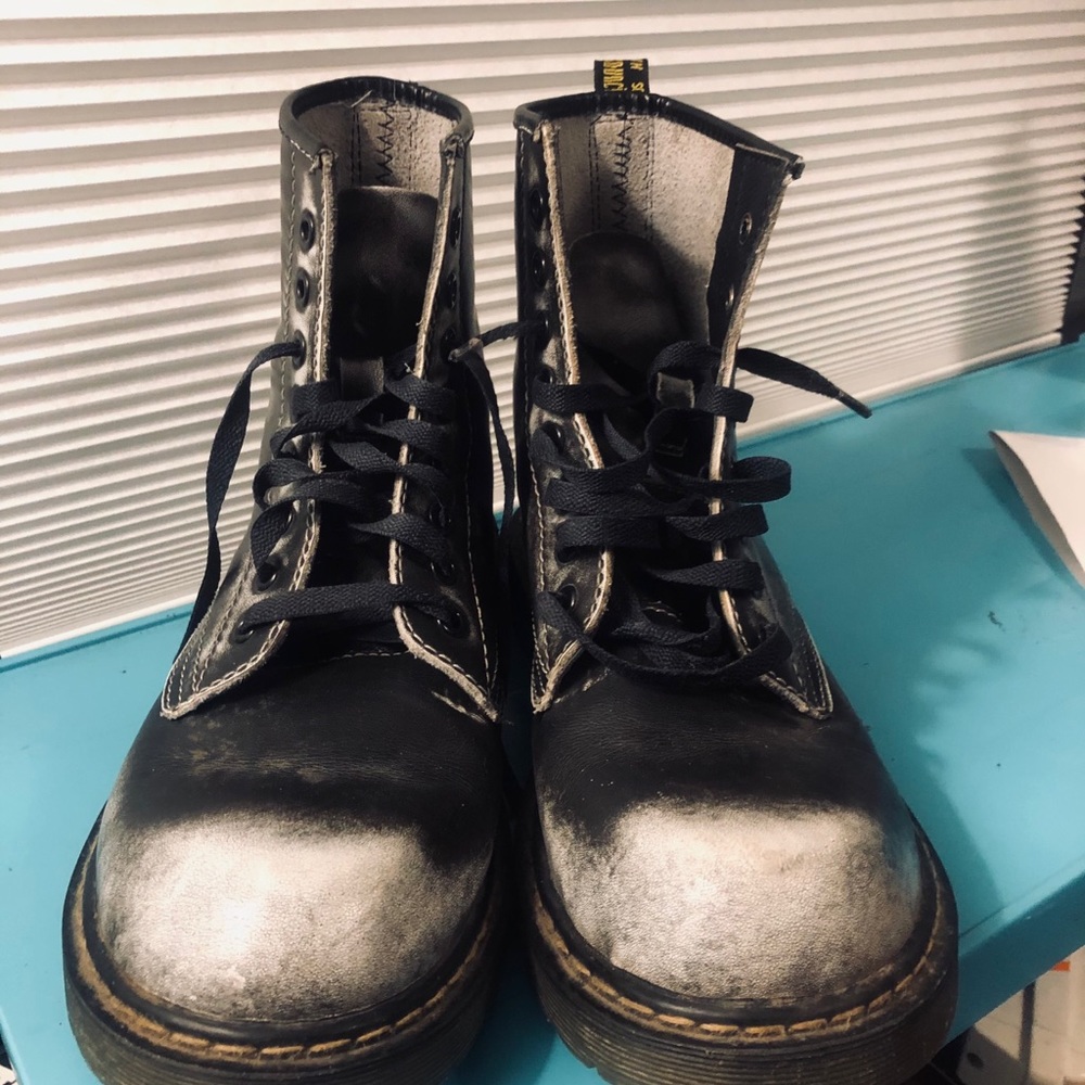 Dr Martens - Size 10 Men. - Picture 2 of 4
